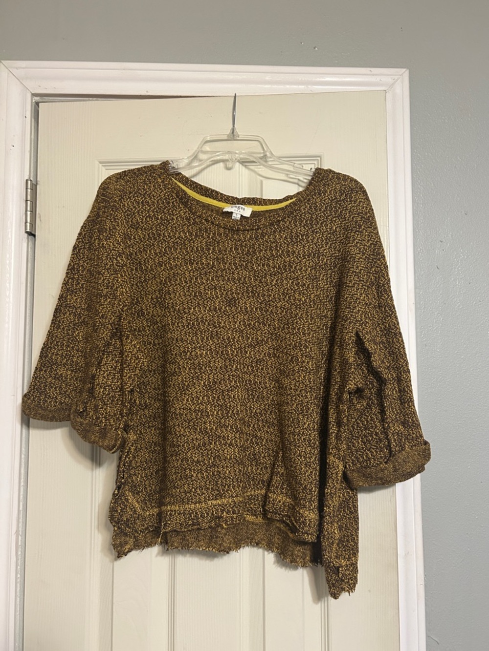Umgee yellow brown raw edge top cuff sleeve